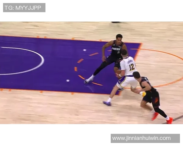 伊戈达罗20分钟高效表现7投5中斩获12分5篮板3助攻1抢断